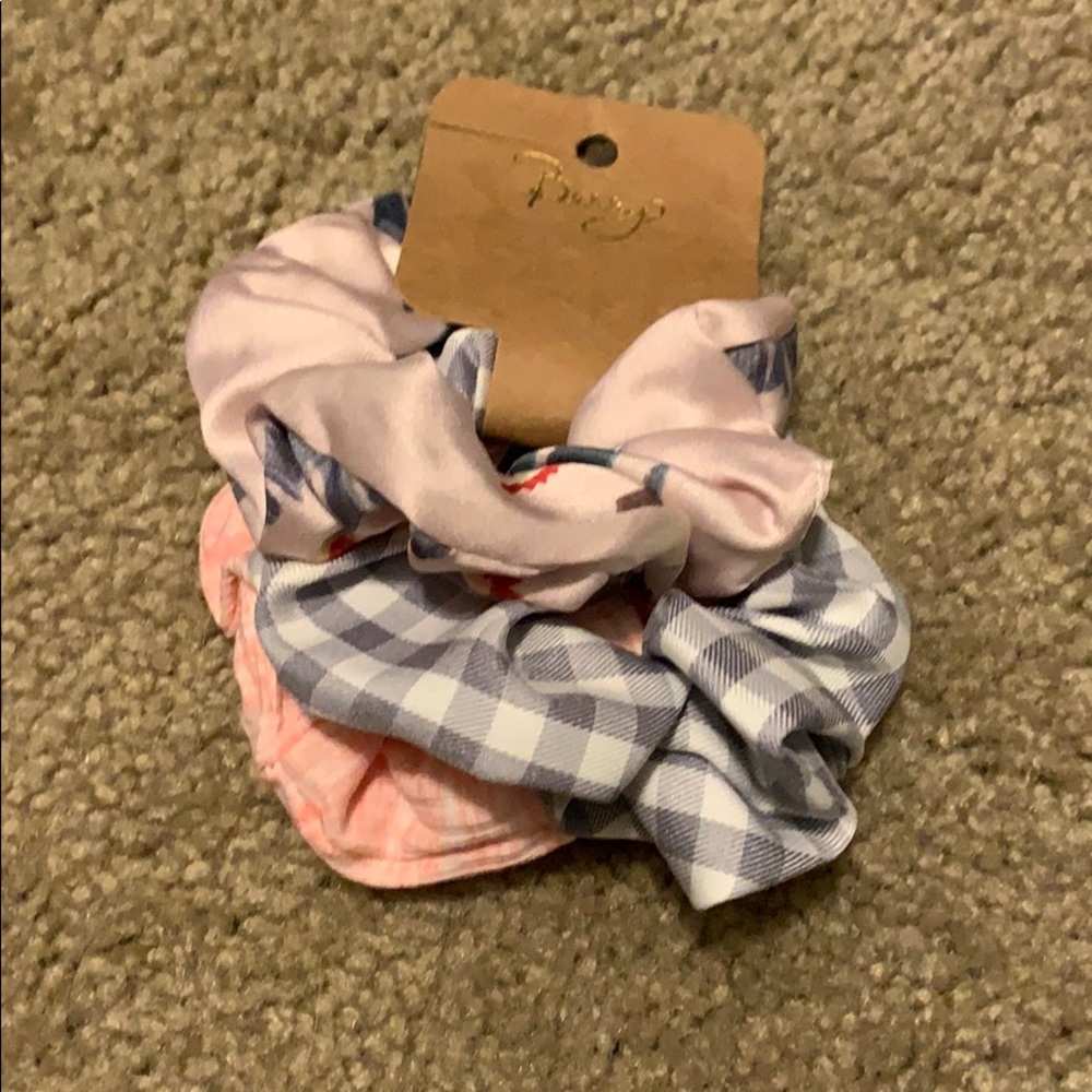 ❤️Set of 3 scrunchies